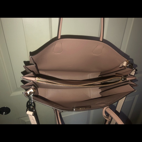 BRAND NEW Michael Kors Purse - Picture 4 of 4